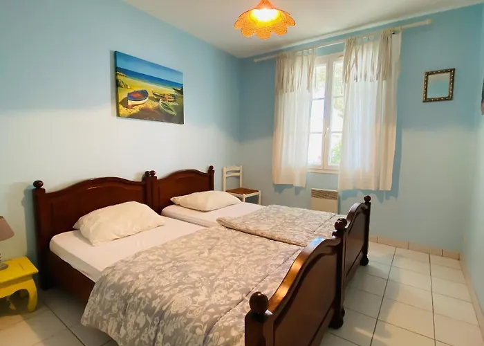 Individuelle De Plain Pied, A 300m Du Marche, Et 500m De La Plage, Βίλα